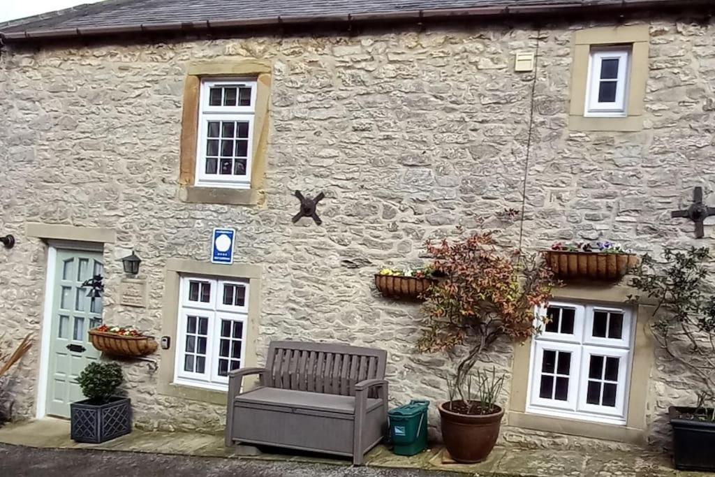 Peak District - 1 Harrow Cottage - Great Longstone Eksteriør billede