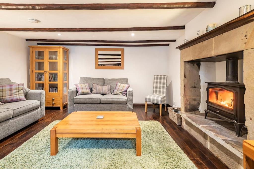 Peak District - 1 Harrow Cottage - Great Longstone Eksteriør billede